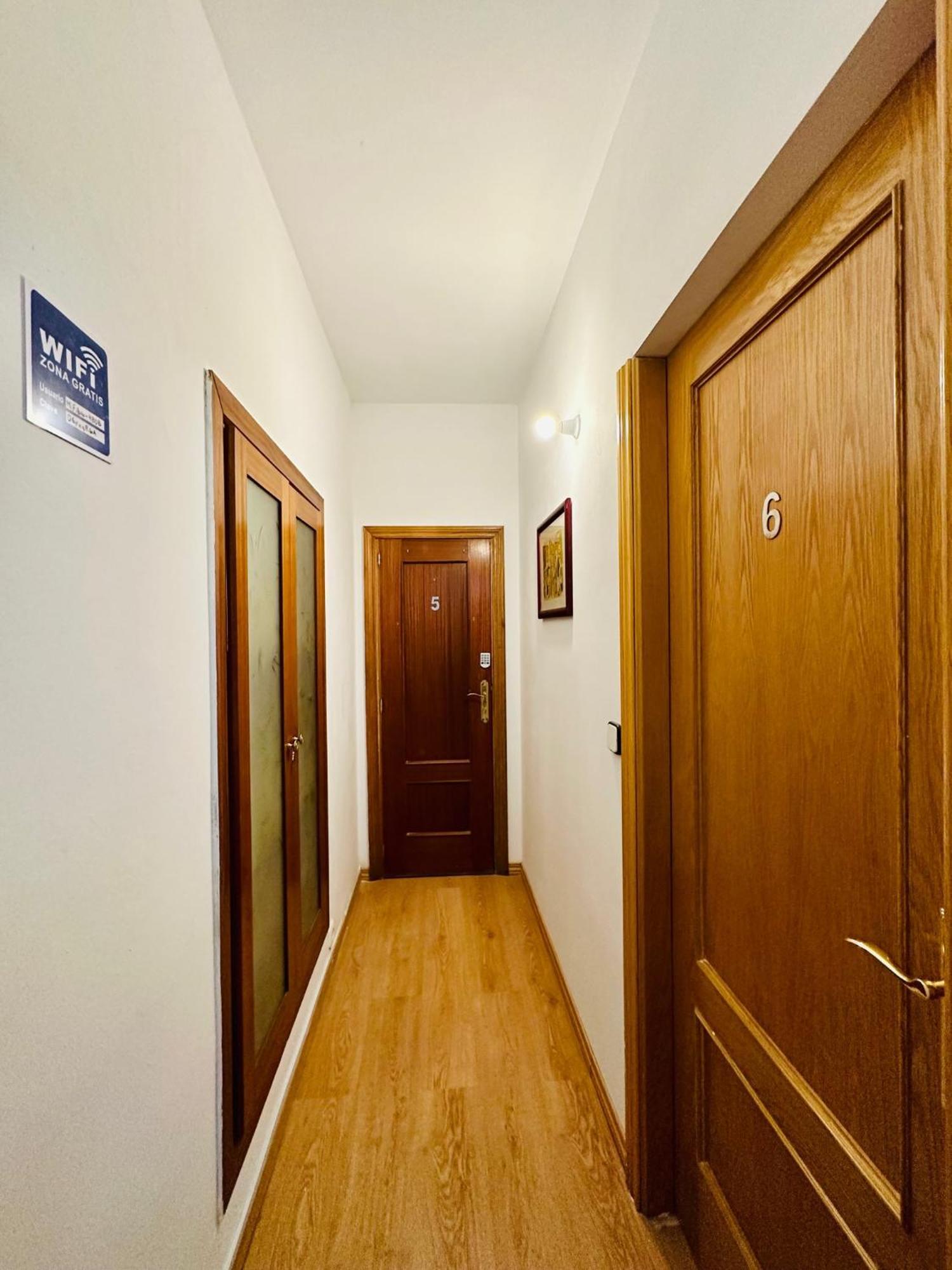 Rooms In Madrid Downtown Buitenkant foto